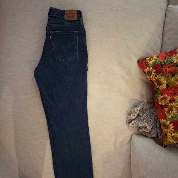 Levi's Classic Bootcut Women's Jeans (Size 28) - Picture 6 of 15